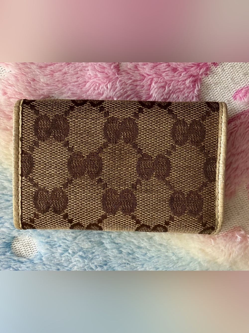 Authentic Gucci Monogram Key Holder - Picture 2 of 8